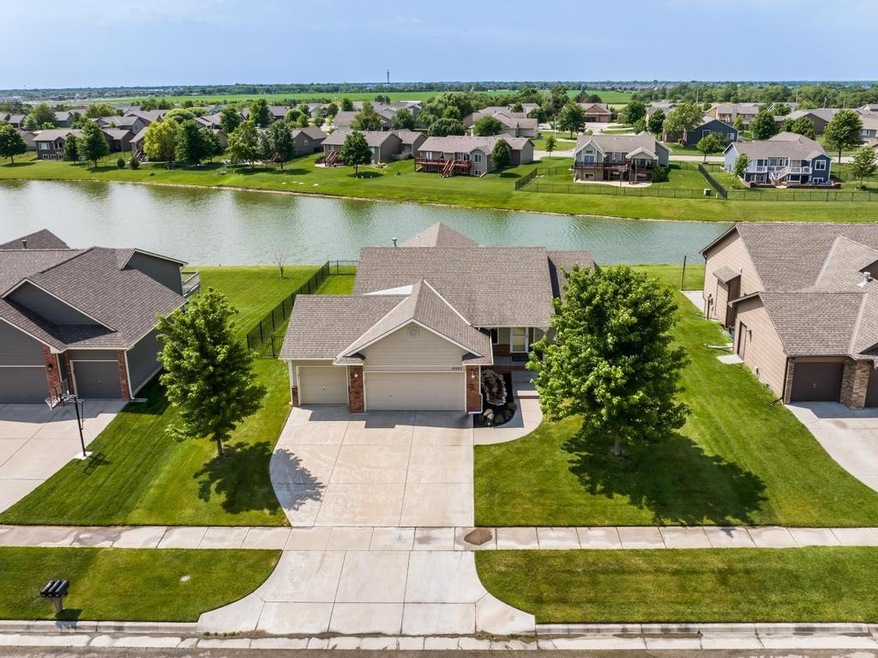 10905 W Havenhurst St, Maize, KS 67101 - photo 1