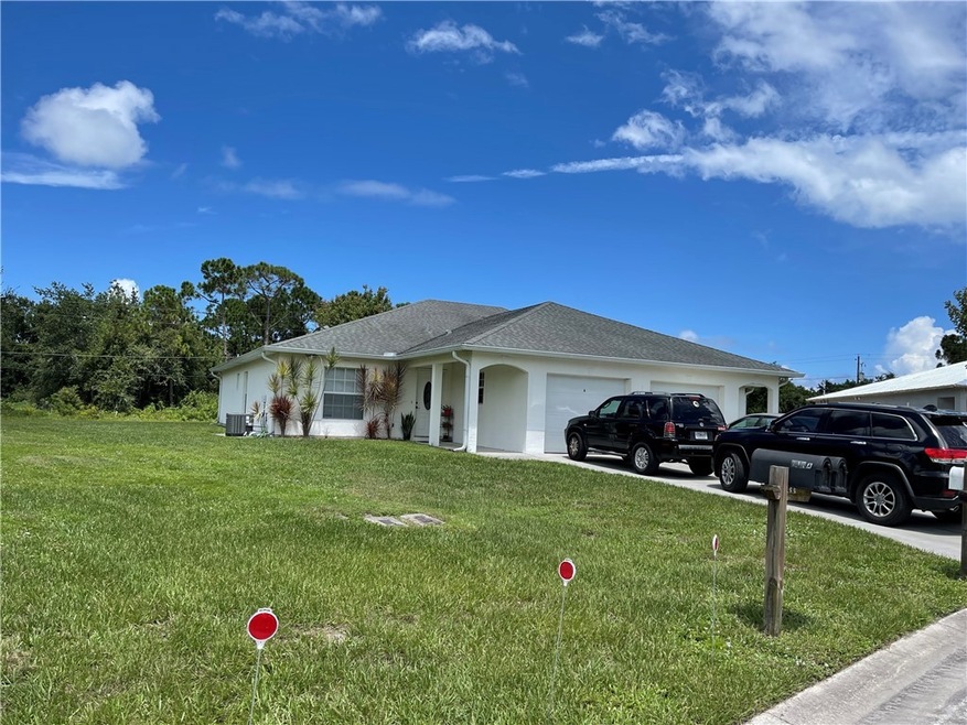 118 Ormond Ct. - 2748  sq. ft. - (3/2/1 ea. side)