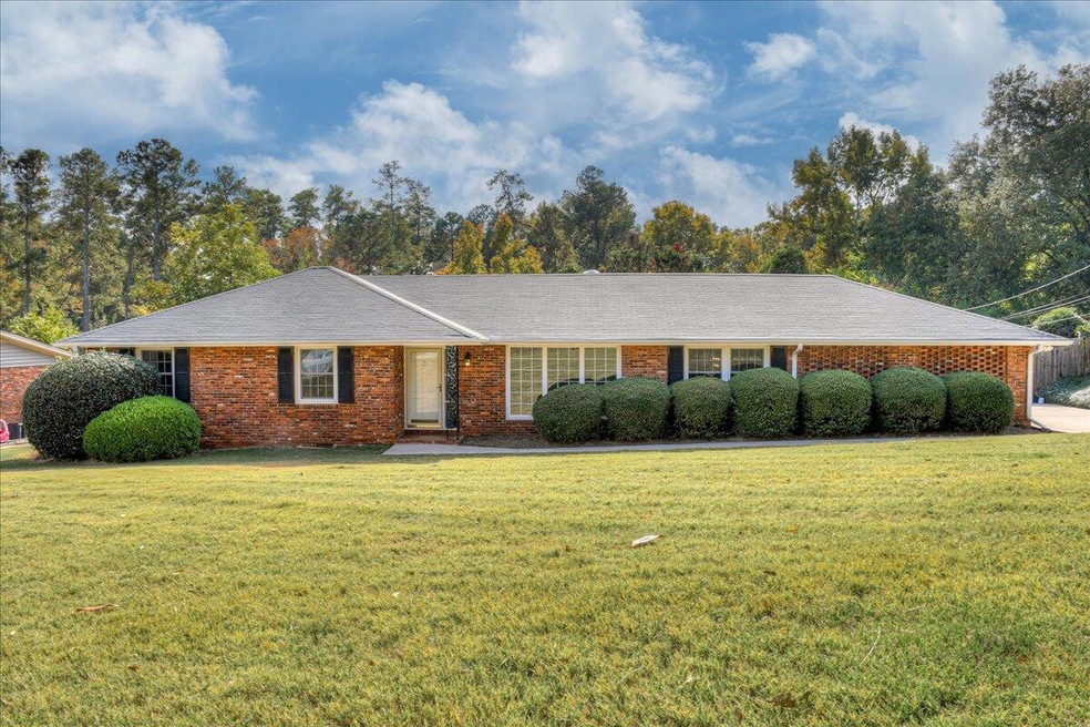 2406 Camelot Dr.