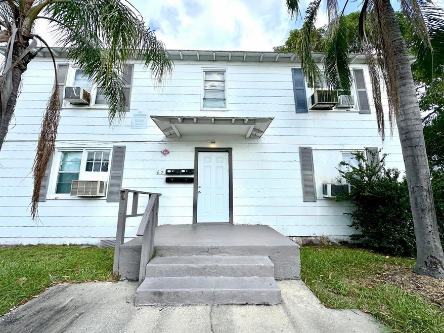 601 33rd St unit 4, West Palm Beach, FL 33407 - photo 1