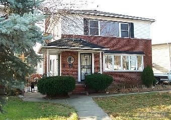 18 Alsop St unit 2, Valley Stream, NY 11581 - photo 1