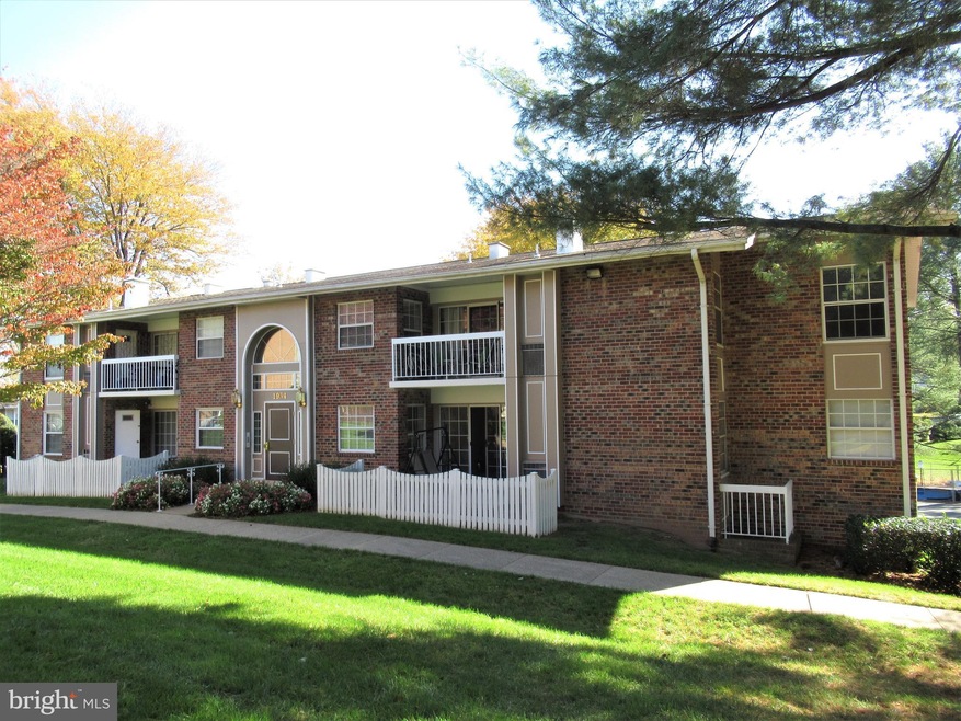 1954 Kennedy Dr unit T2, McLean, VA 22102 - photo 1