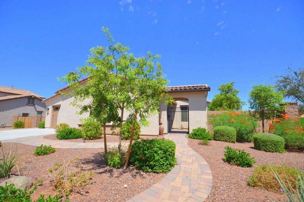 GREAT CURB APPEAL