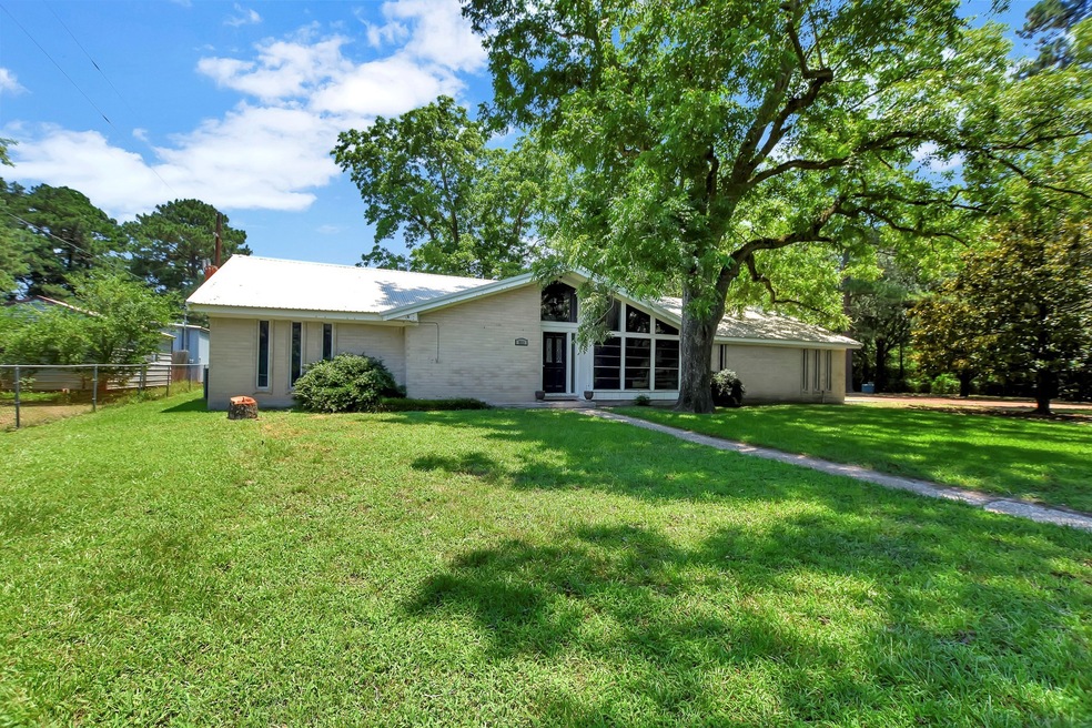 553 Melton St, Magnolia, TX 77354 - photo 1
