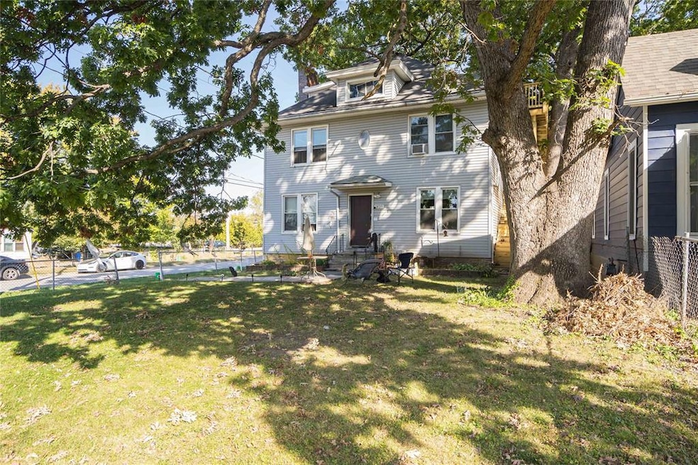 1825 7th St, Des Moines, IA 50314 - photo 1