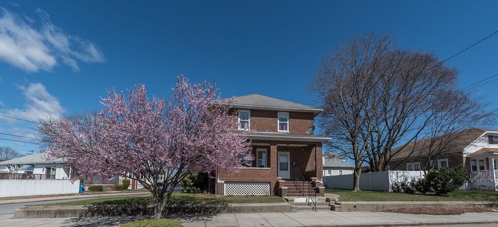 28 Packard St, Cranston, RI 02910 - photo 1