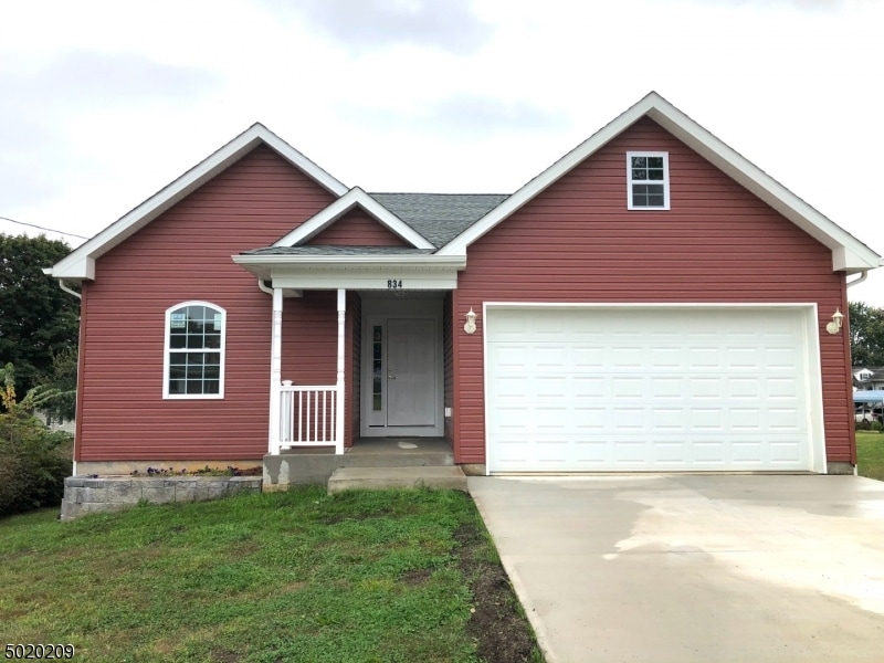 834 Sampson Ave, Phillipsburg, NJ 08865 - photo 1