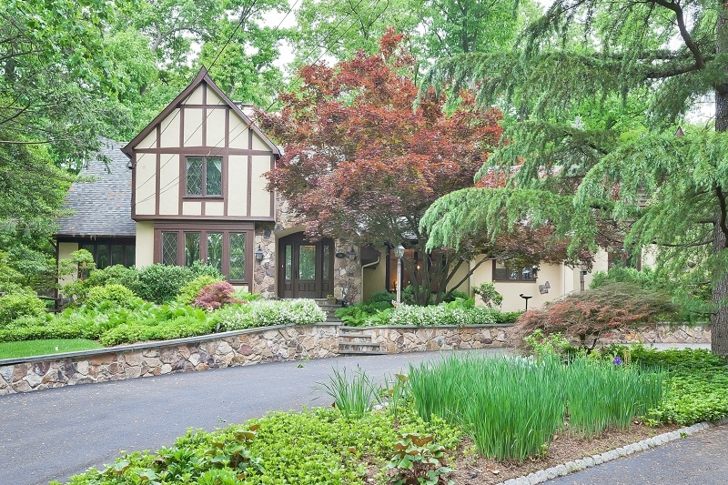 341 Johnston Dr, Watchung, NJ 07069 - photo 1