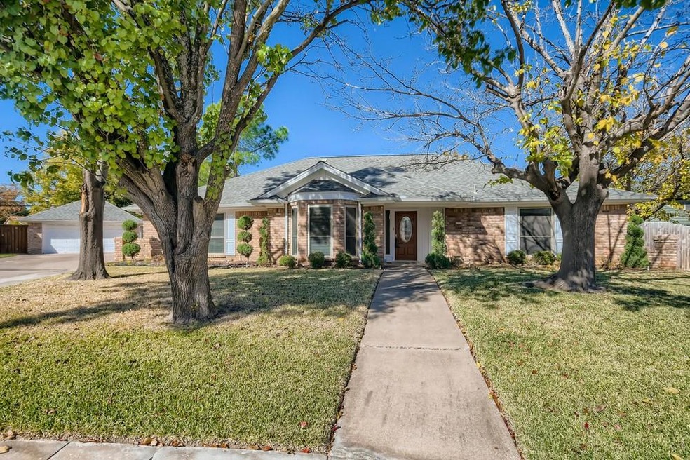 701 Sugar Tree Ct, Bedford, TX 76021 - photo 1