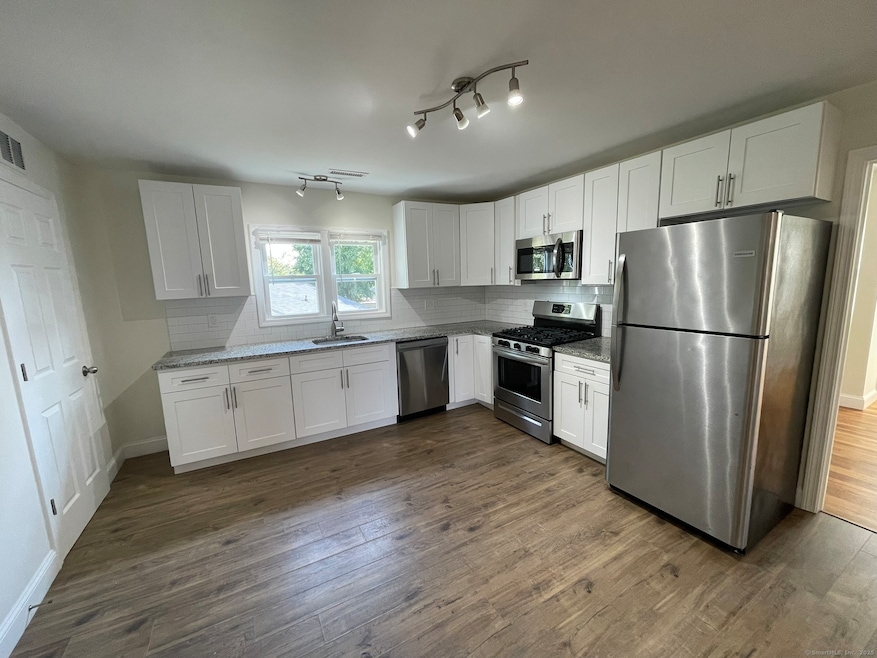 22 Culver Ln unit 2, North Haven, CT 06473 - photo 1