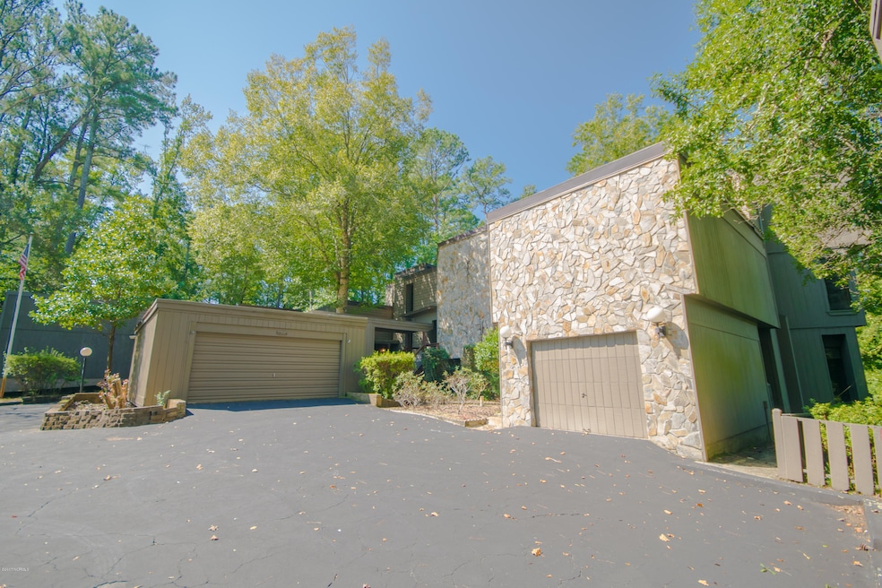 412 Country Club Dr, Jacksonville, NC 28546 - photo 1