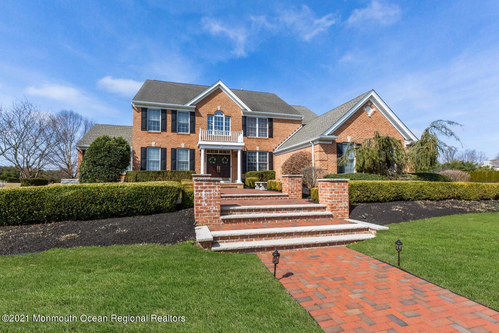 4 Matthew Ct Upper Freehold NJ-large-002