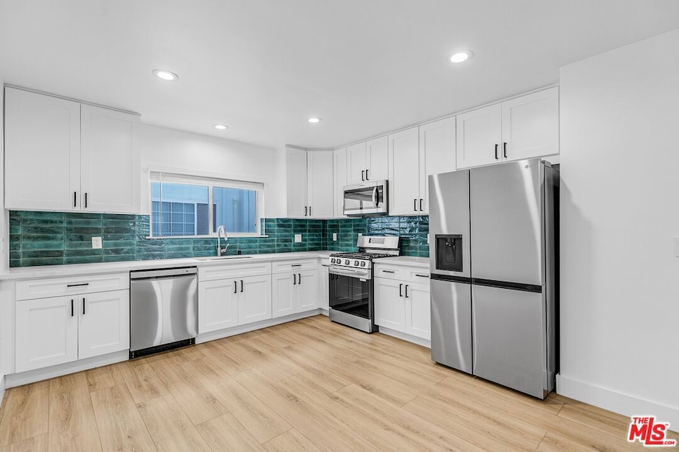 2007 Vestal Ave unit 4, Los Angeles, CA 90026 - photo 1