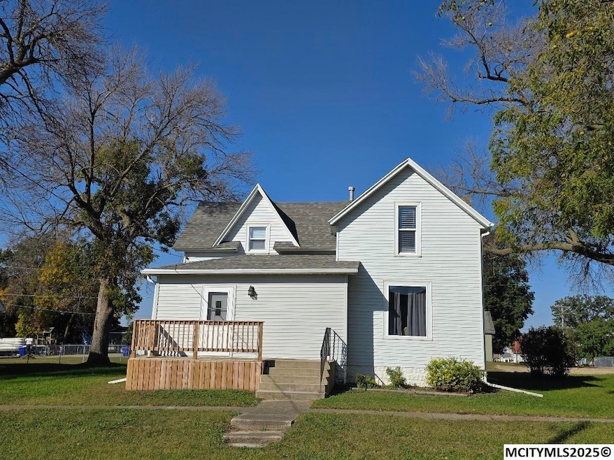 627 2nd St, Meservey, IA 50457 - photo 1