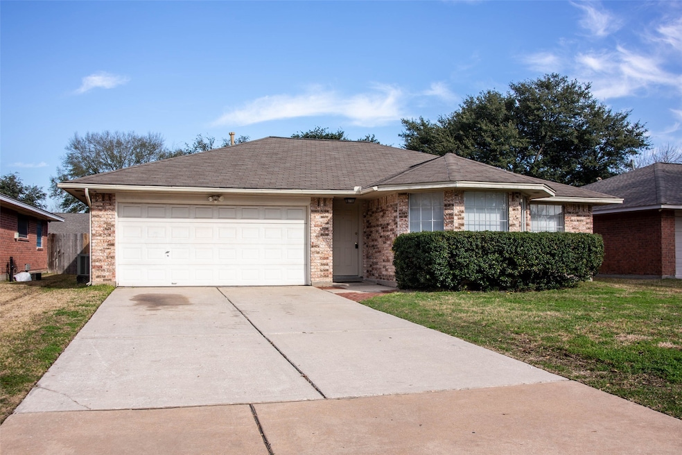 7854 Yellow Pine Dr, Houston, TX 77040 - photo 1