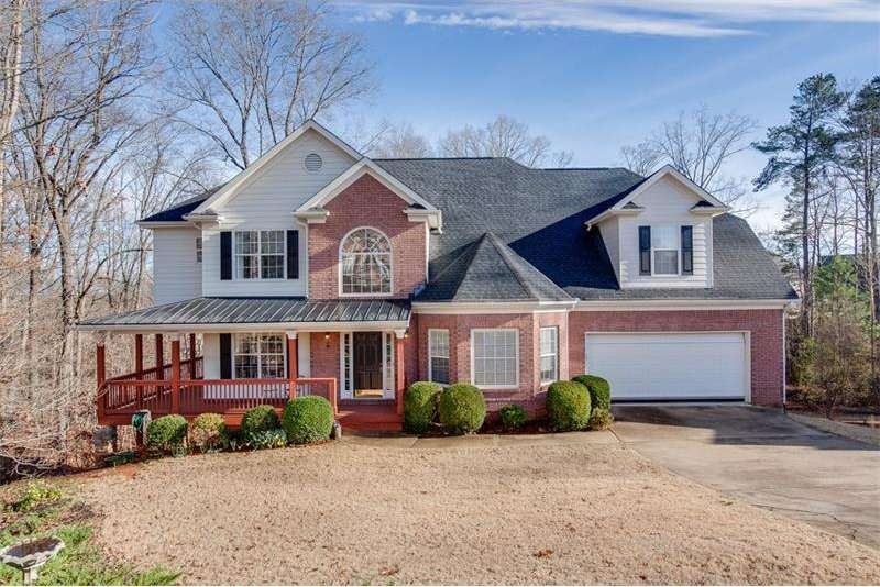 Sprawling 2-story home on a full finished basement