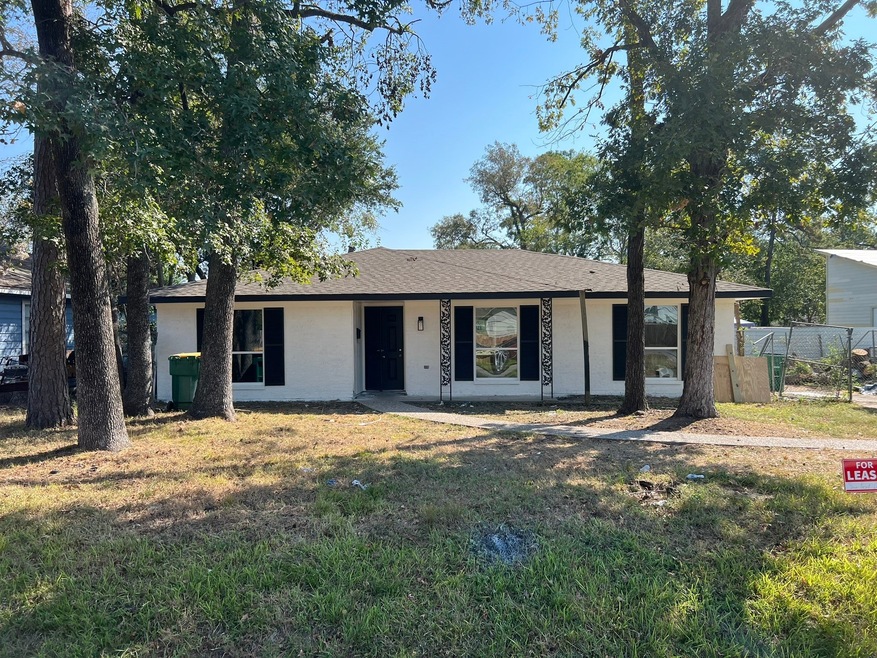 10310 Wicklowe St, Houston, TX 77016 - photo 1