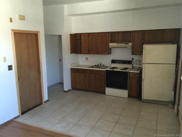 Neat and tidy, a perfect space to make some meals!