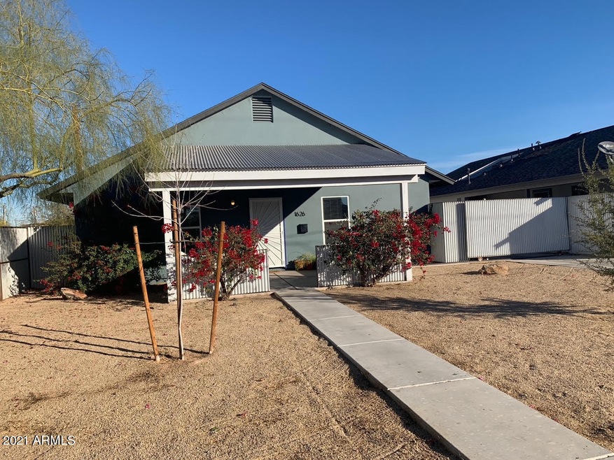 Sellers will miss this front patio