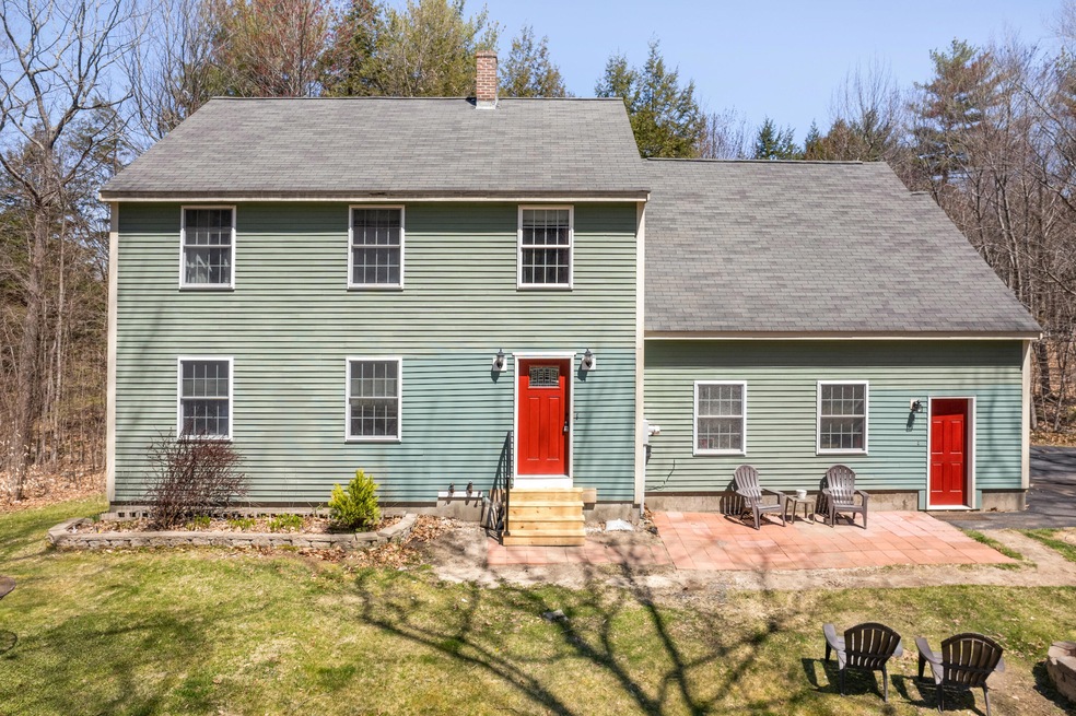 6 Canterbury Ct Springvale ME 1