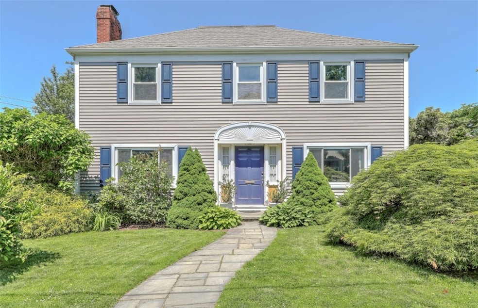 87 Cambria Ct, Pawtucket, RI 02860 - photo 1