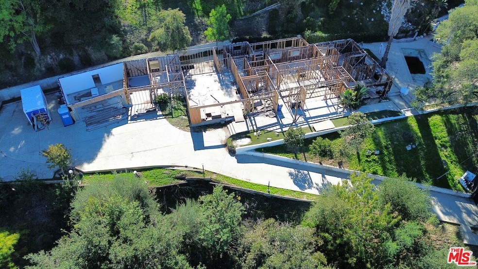 Pending $2,100,000 • Co-Listing Agent