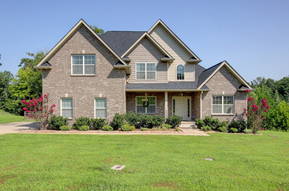 Welcome to 990 Red Bluff Way