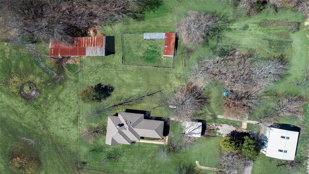 17545 N Us Highway 69, Whitewright, TX 75491 - photo 1