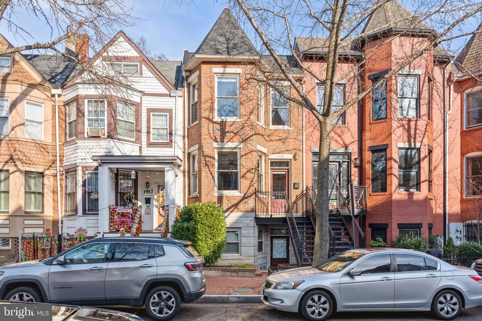 Sold $737,858 • Co-Listing Agent