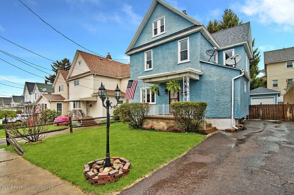 423 E Warren St, Dunmore, PA 18512 - photo 1