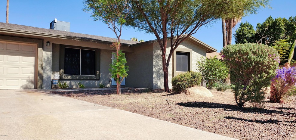 7646 W Heatherbrae Dr, Phoenix, AZ 85033 - photo 1