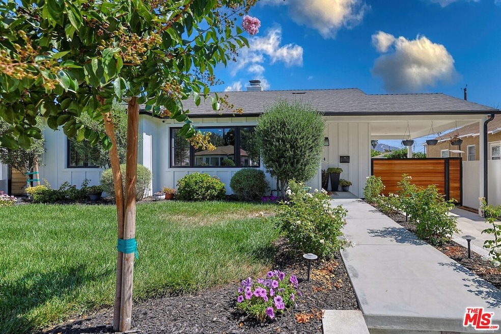 For Sale $1,999,888 • Co-Listing Agent