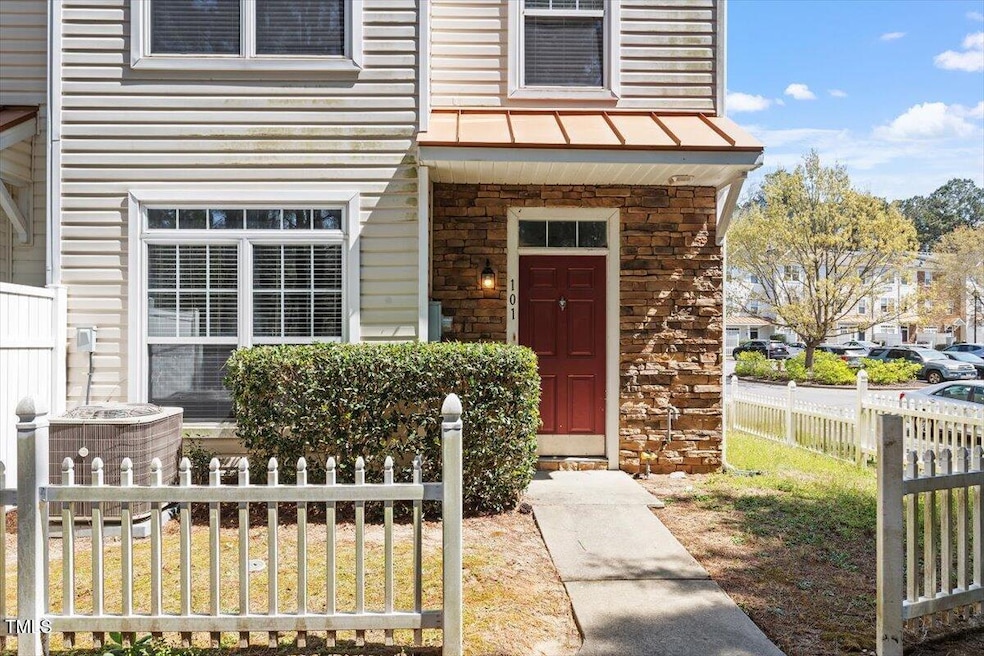 For Rent $1,700/month