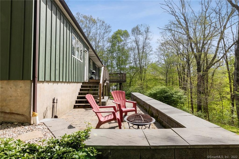 1739 Great Hill Rd, Guilford, CT 06437 - photo 1