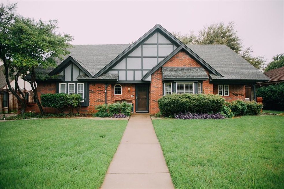 220 Warbler Ct, Bedford, TX 76021 - photo 1