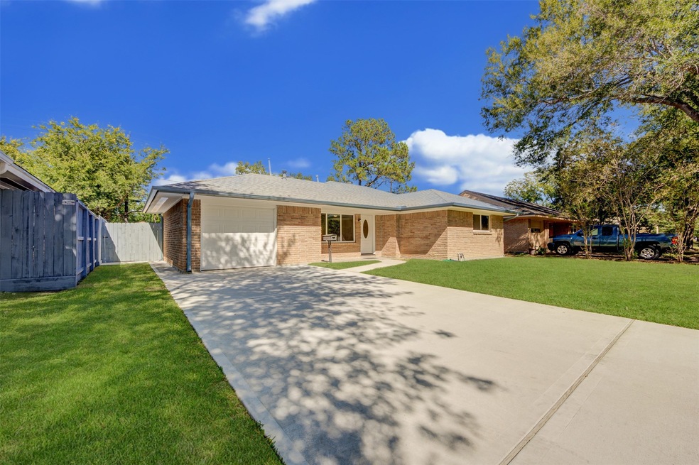 5202 De Lange Ln, Houston, TX 77092 - photo 1