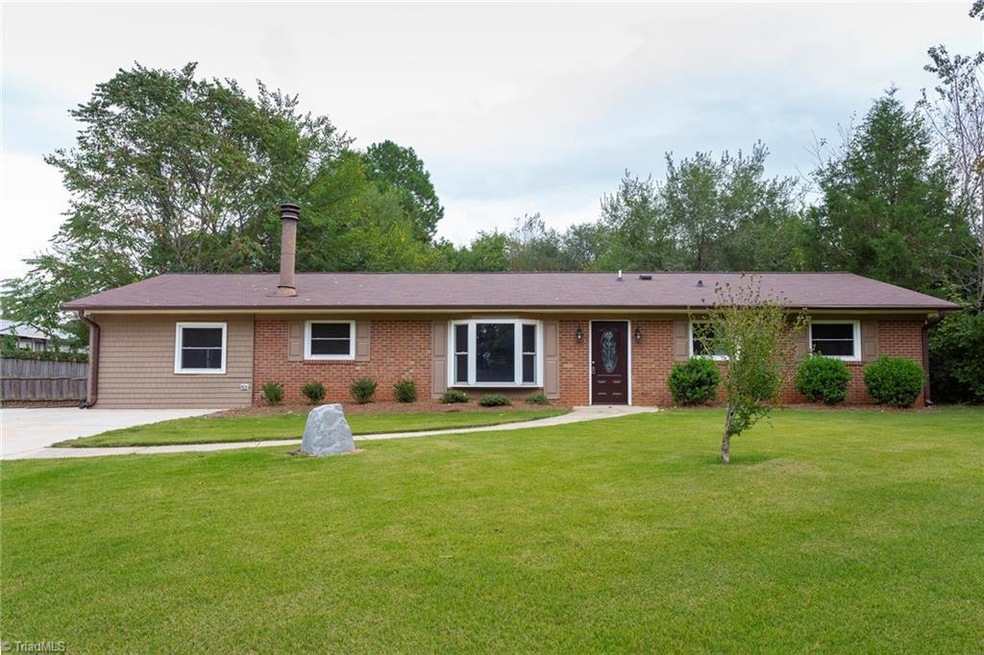 4905 Yarmouth Dr, Greensboro, NC 27407 - photo 1