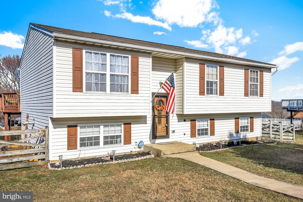 3324 Sutton Ct, Manchester, MD 21102 - photo 1