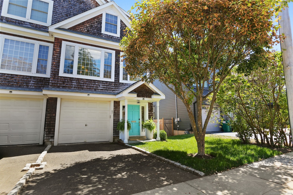 67 Thorpe St, Fairfield, CT 06824 - photo 1