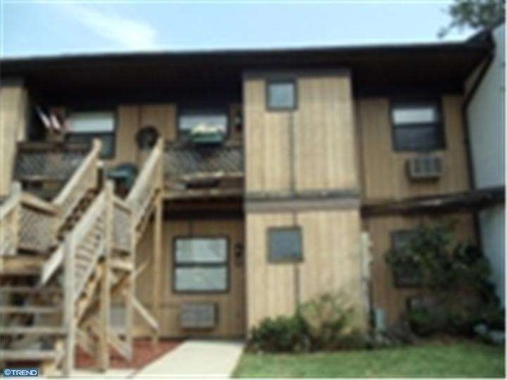1334 W Wyomissing Ct unit O, West Lawn, PA 19609 - photo 1
