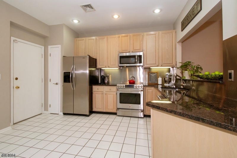 16 Pheasant Brook Ct unit 5816, Bedminster, NJ 07921 - photo 1