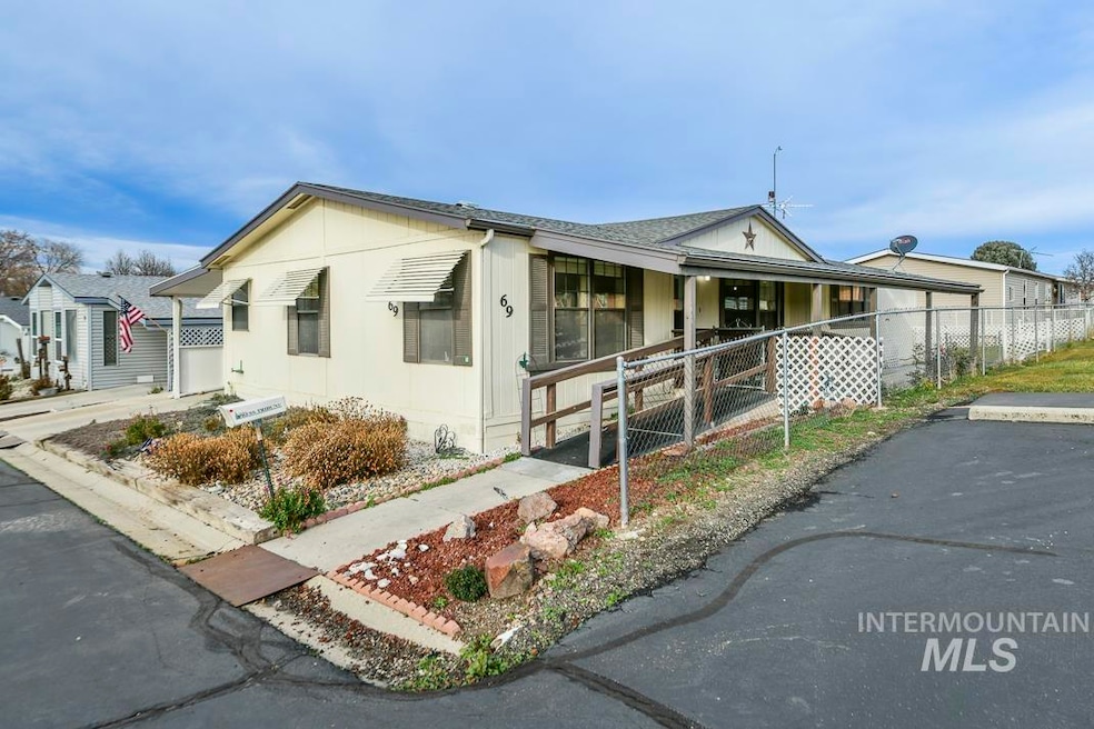 1907 W Flamingo W unit 69, Nampa, ID 83651 - photo 1