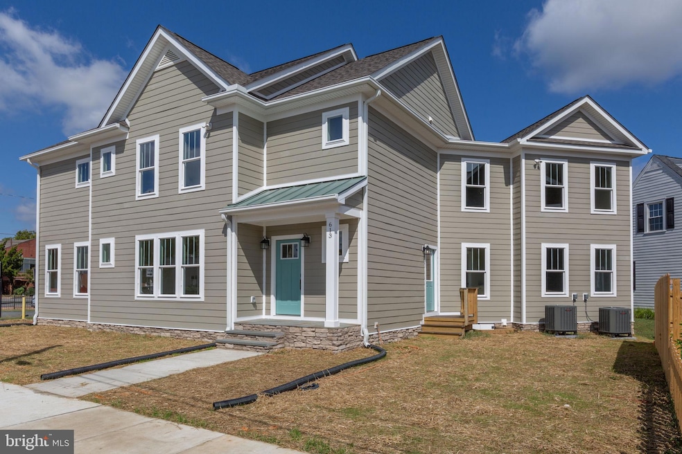 Under Contract $899,000