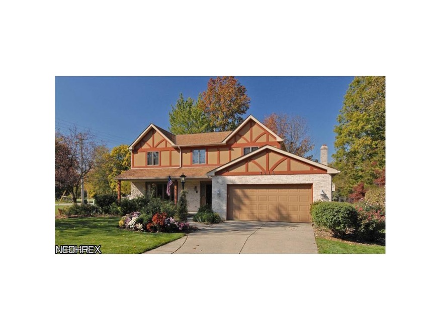 Beautiful large almost 2700 sq. Ft. Colonial. $ be