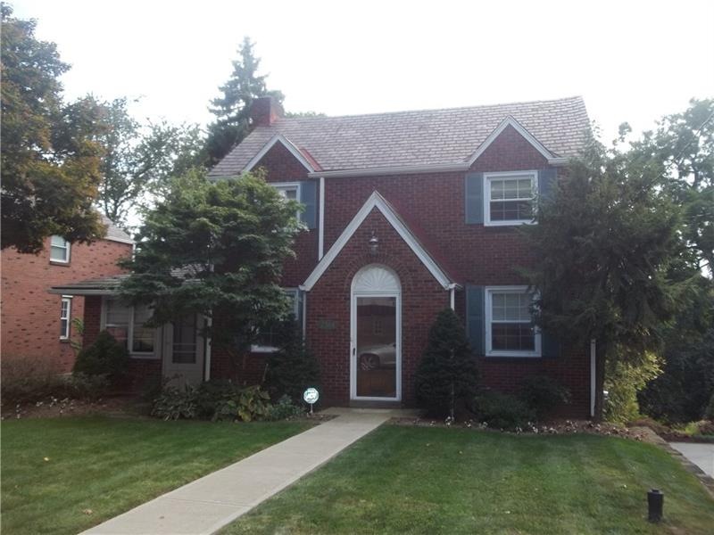 Charming provincial home..Warm & cozy. Level entry