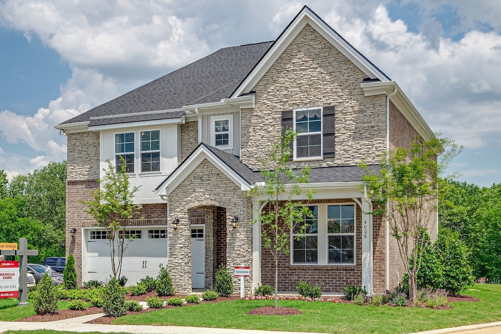 All photos are of an Ashford plan model home in one of our other communities.