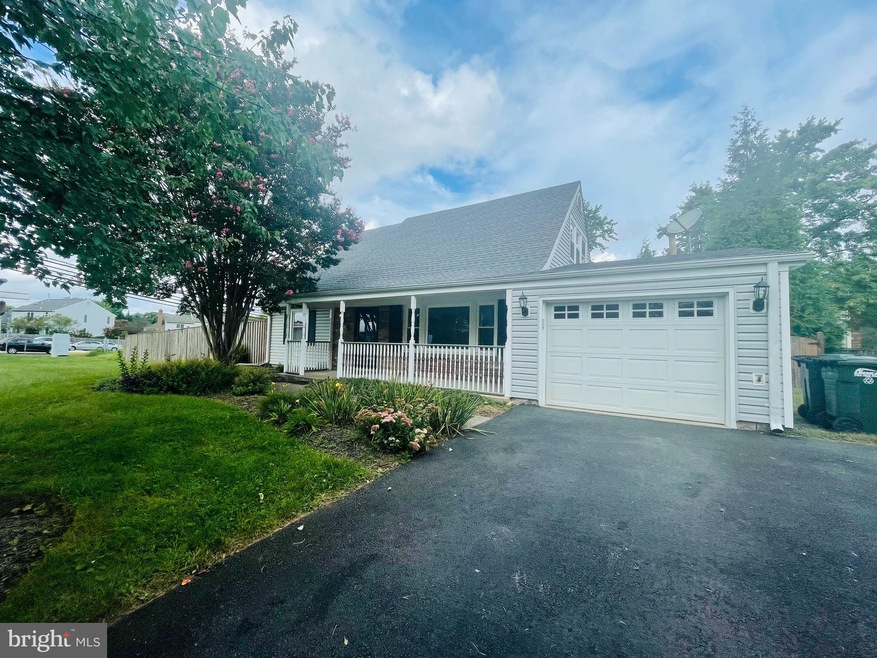 13312 Poplar Tree Rd, Fairfax, VA 22033 - photo 1