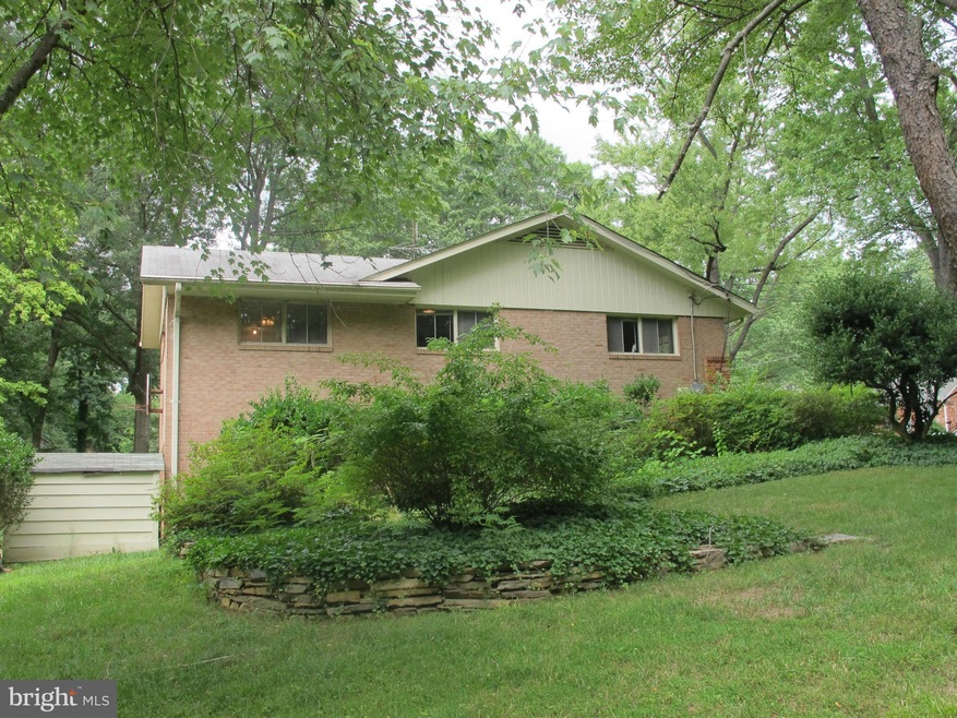 821 Empress Ct, Alexandria, VA 22308 - photo 1