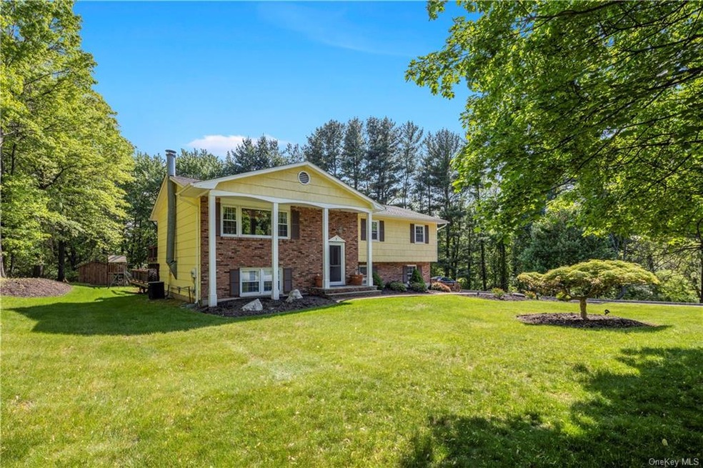 7 Litchult Ct, Airmont, NY 10901 - photo 1