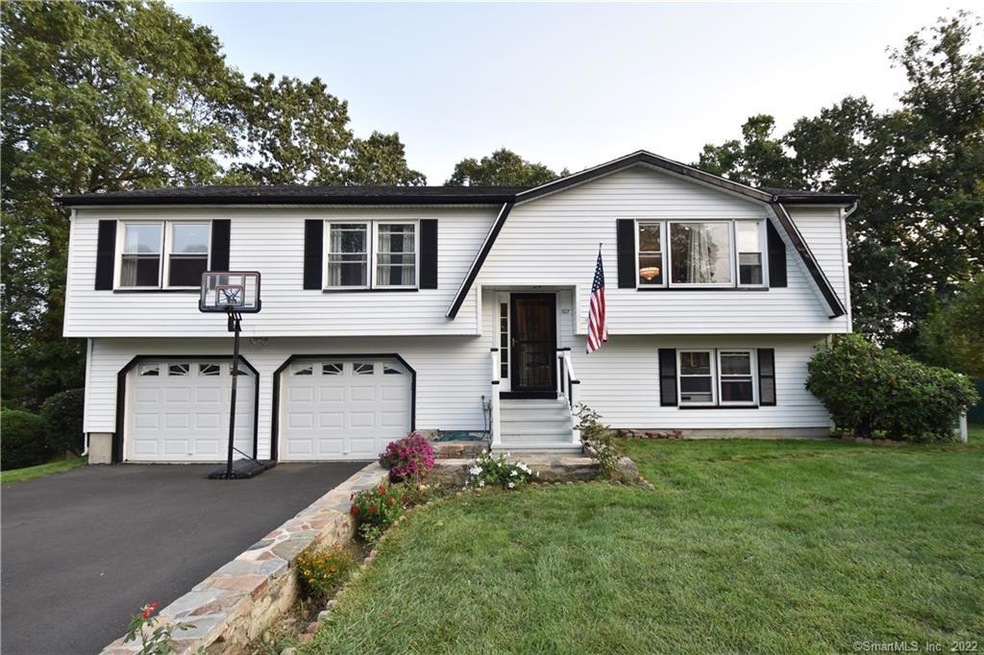 107 Pheasant Rd, West Haven, CT 06516 - photo 1